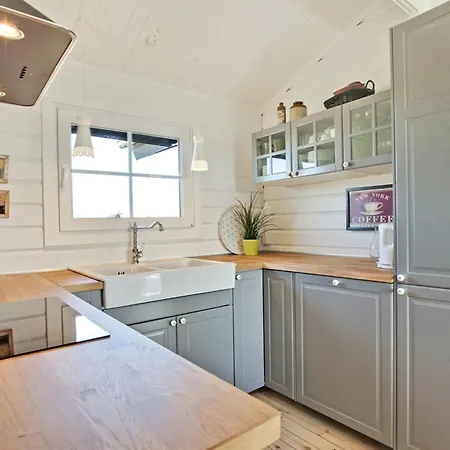 Ljubinka - 100m From The Sea By Interhome *